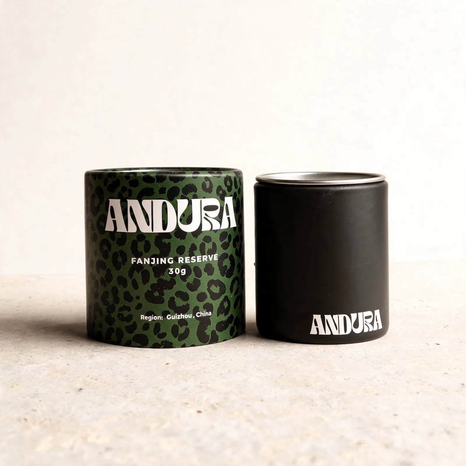 ANDURA Fanjing Reserve Matcha Tube geöffnet mit Dose