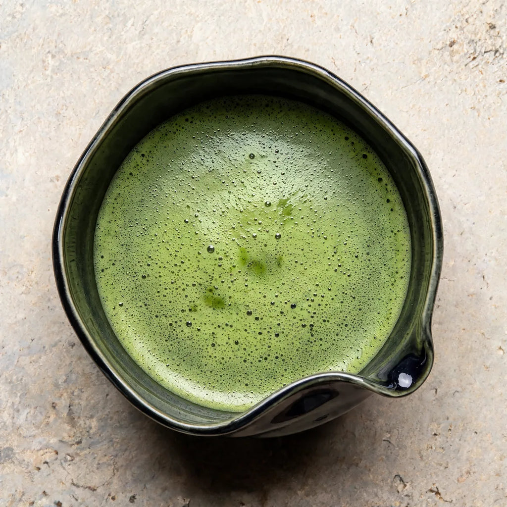 ANDURA Moss Bowl mit frisch zubereitetem Matcha Tee
