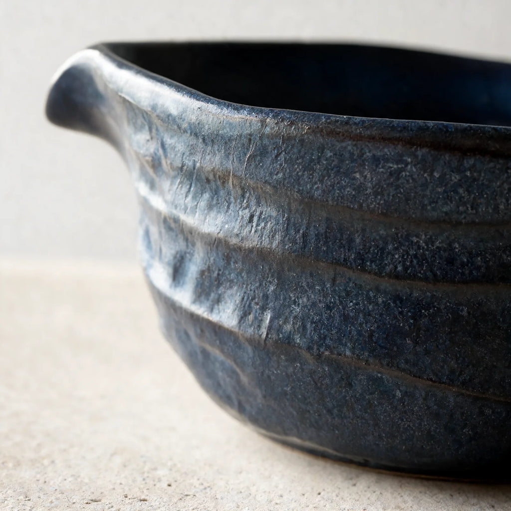ANDURA Onyx Bowl Rand Detailaufnahme Porzellan